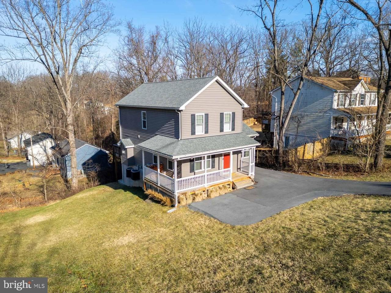 301 Rollason Dr - Photo 3 of 50