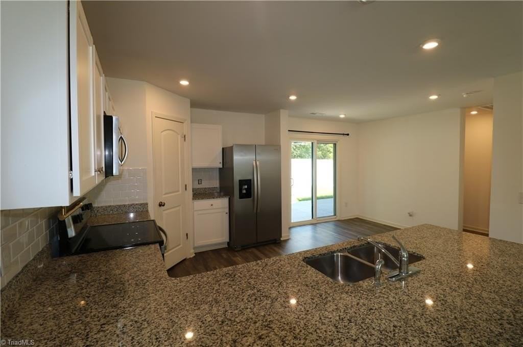 619 Whitney Rd - Photo 5 of 26