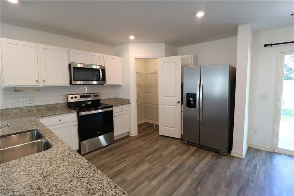 619 Whitney Rd - Photo 6 of 26
