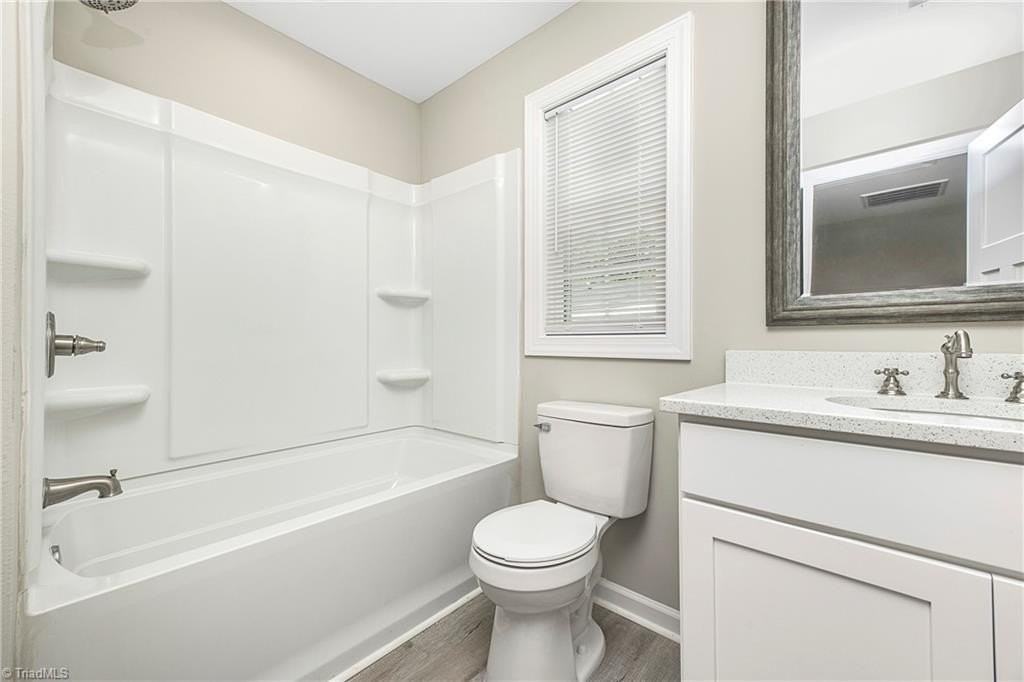 1052 W Bank St #02 - Photo 7 of 12