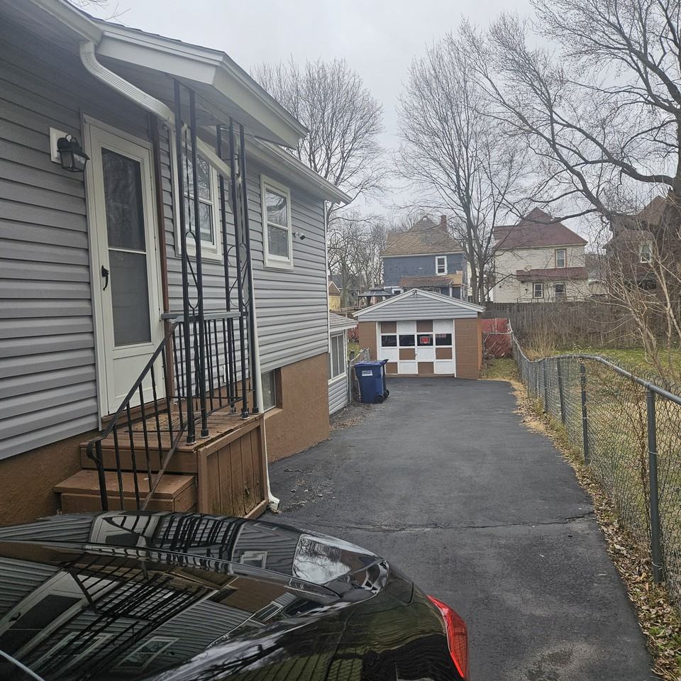 254 West Matson Avenue - Photo 2 of 4