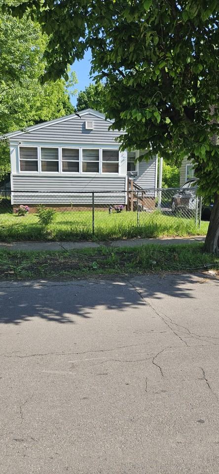 254 West Matson Avenue - Photo 3 of 4