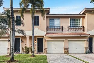 247 Las Brisas Cir - Photo 1 of 1