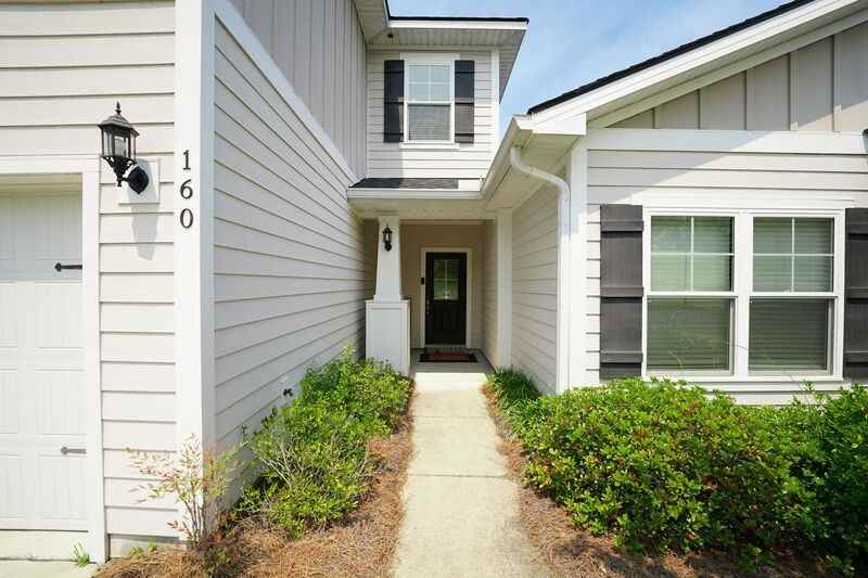 160 Lake Lily Dr - Photo 4 of 31