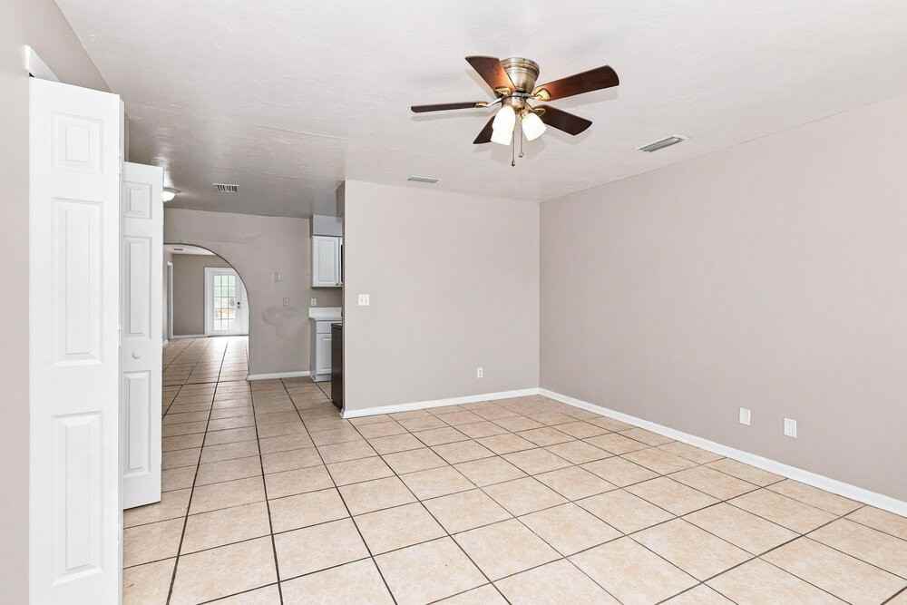 4914 Gary Dr - Photo 4 of 16