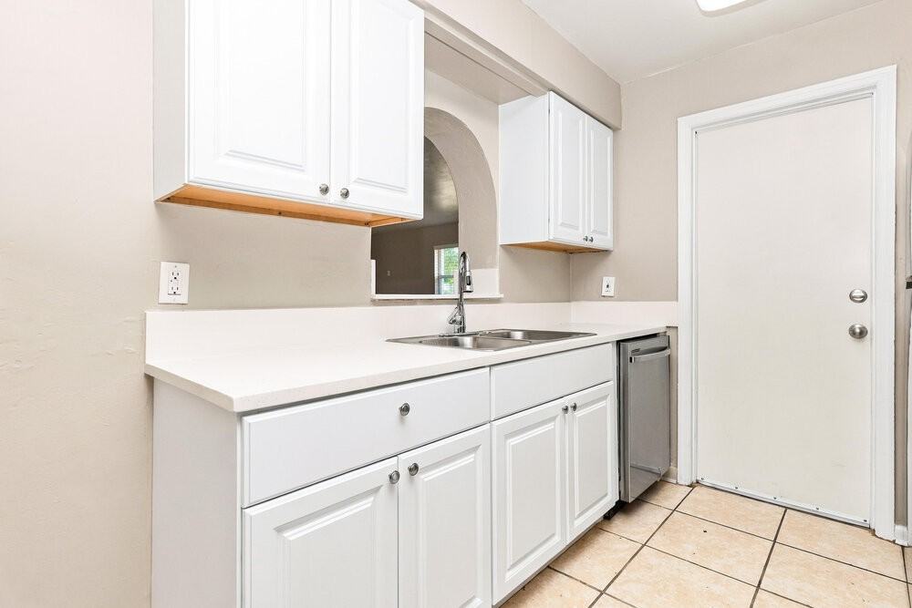 4914 Gary Dr - Photo 5 of 16