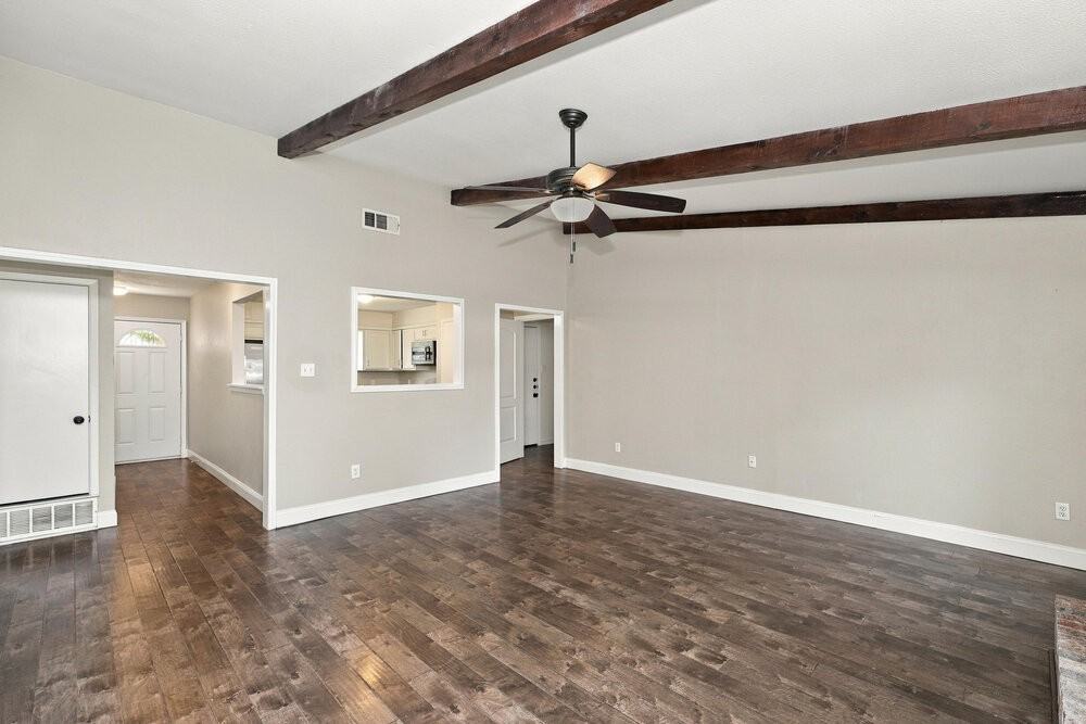 808 Judith St - Photo 4 of 16
