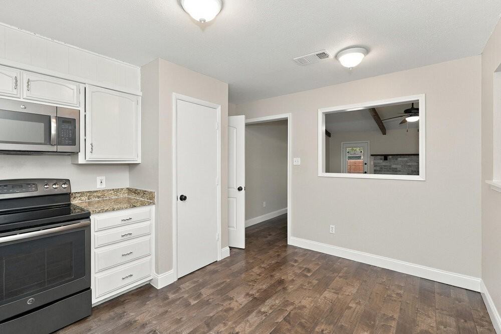 808 Judith St - Photo 7 of 16