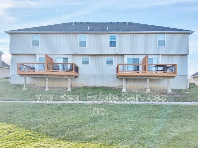 3323 Sw Iron Creek Dr - Photo 2 of 3