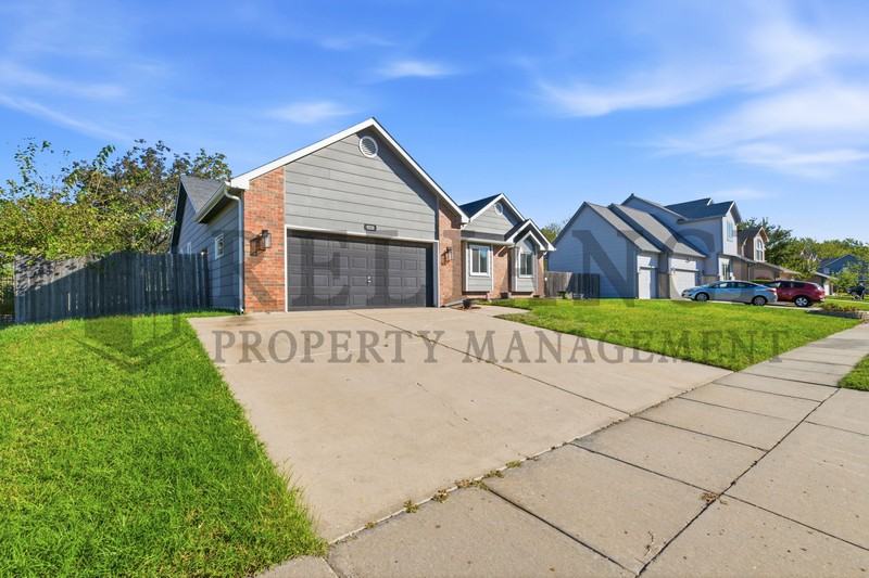 9228 E Mount Vernon St - Photo 3 of 45