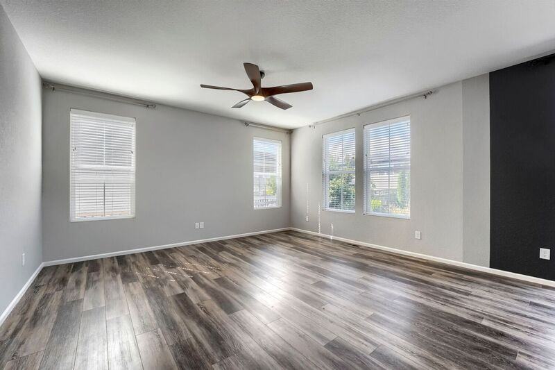6181 N Malaya St - Photo 5 of 32