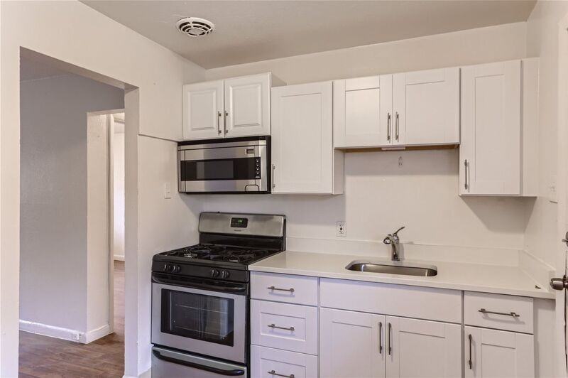 3544 N High St - Photo 5 of 10