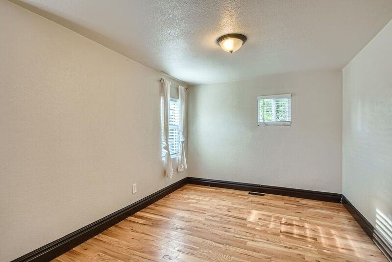 75 Irving St - Photo 6 of 13