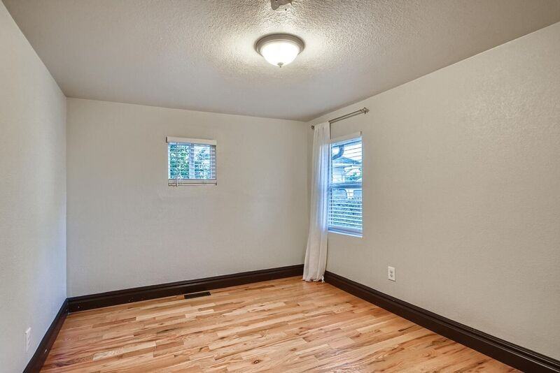 75 Irving St - Photo 7 of 13