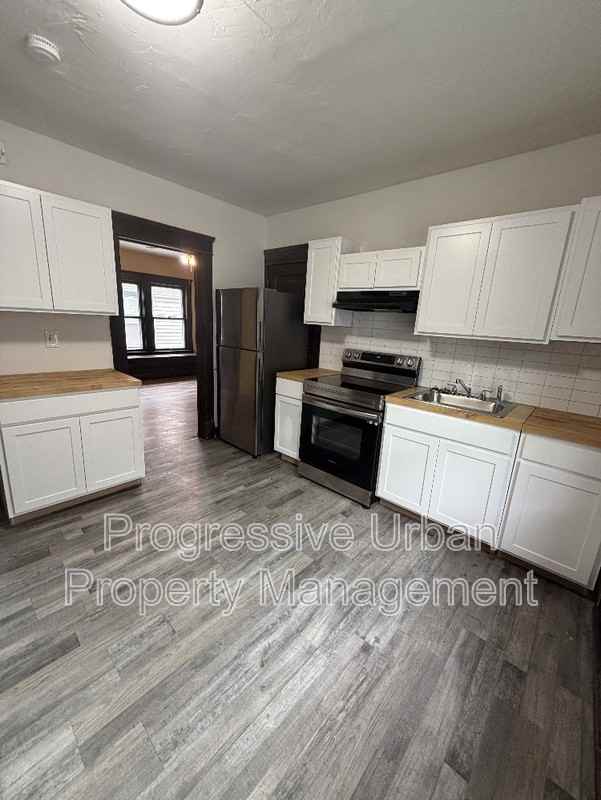 3802 Poe Ave - Photo 3 of 30