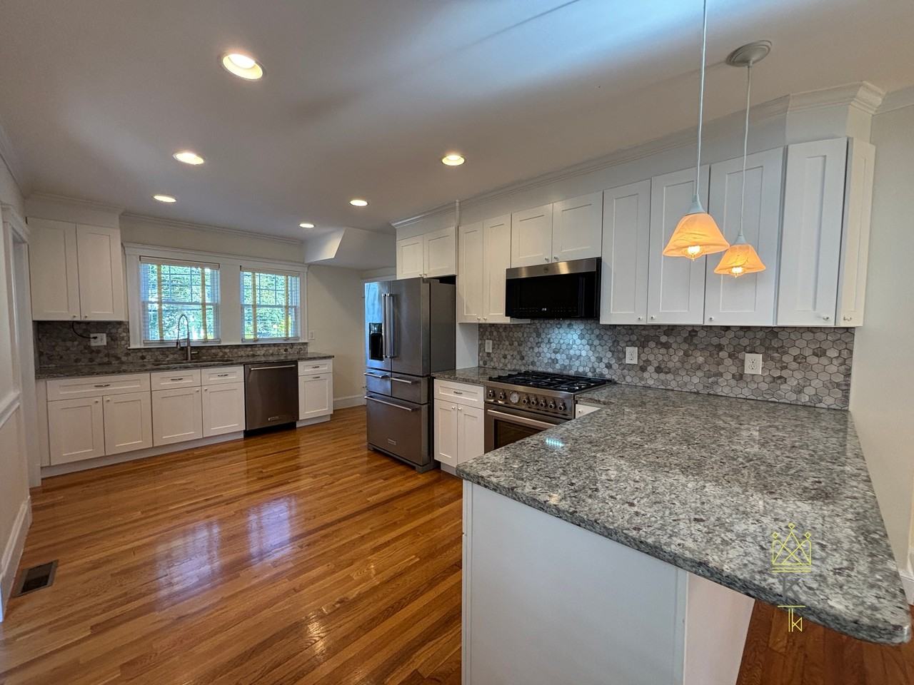 40 Ansonia Rd - Photo 4 of 33