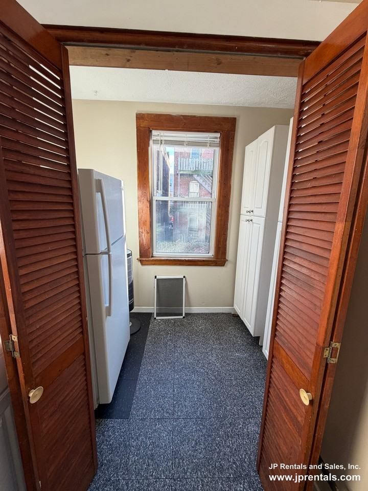 16 Bynner St #2 - Photo 5 of 15