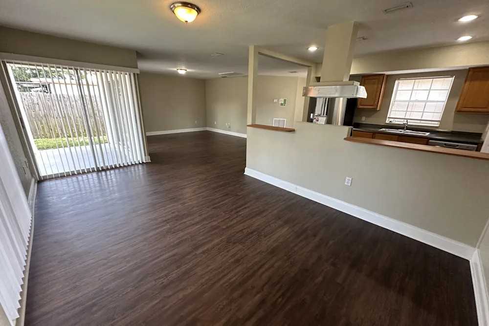302 West Windhorst Road - Photo 6 of 7
