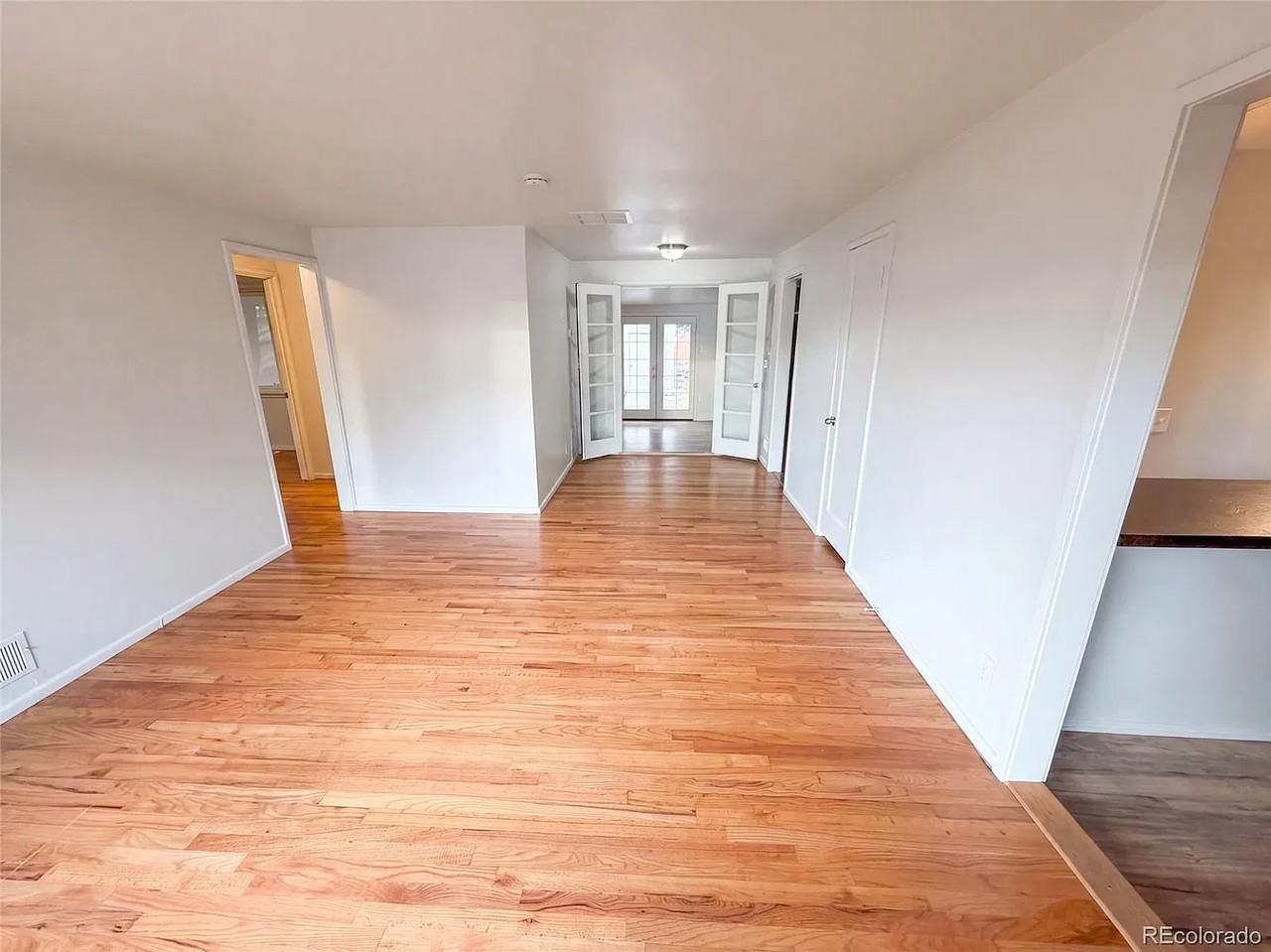 790 Hanover Street - Photo 3 of 5