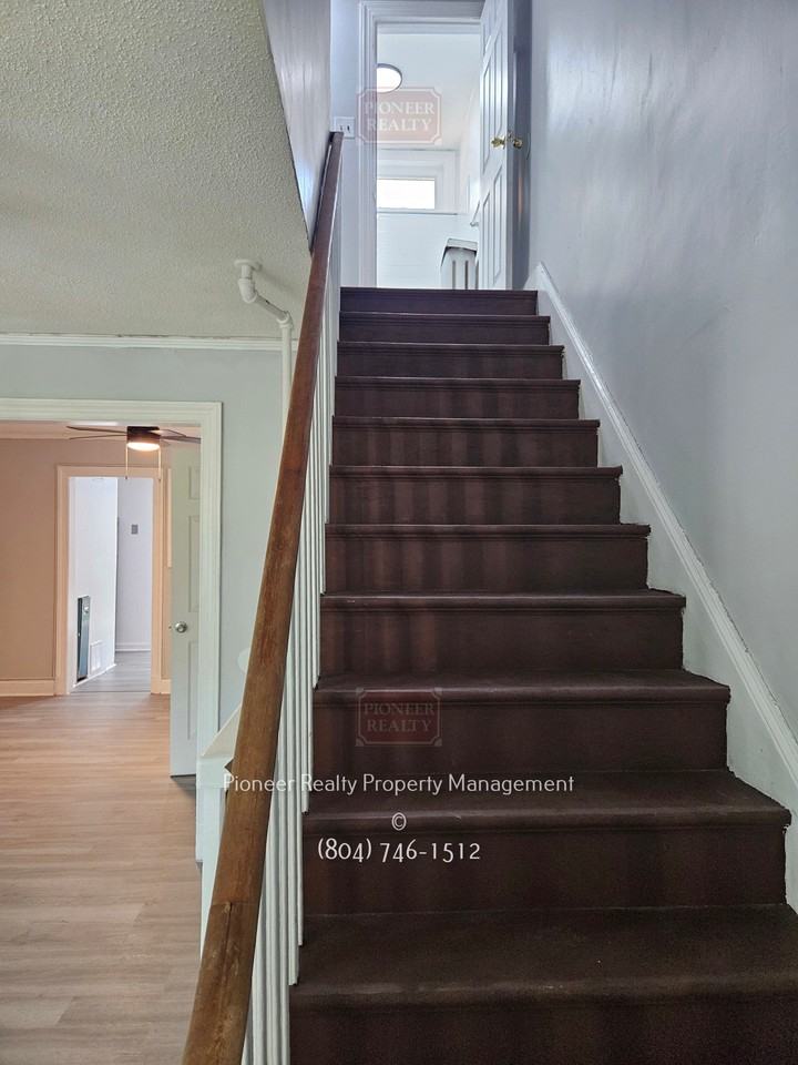 1207 South Meadow Street - Photo 4 of 33