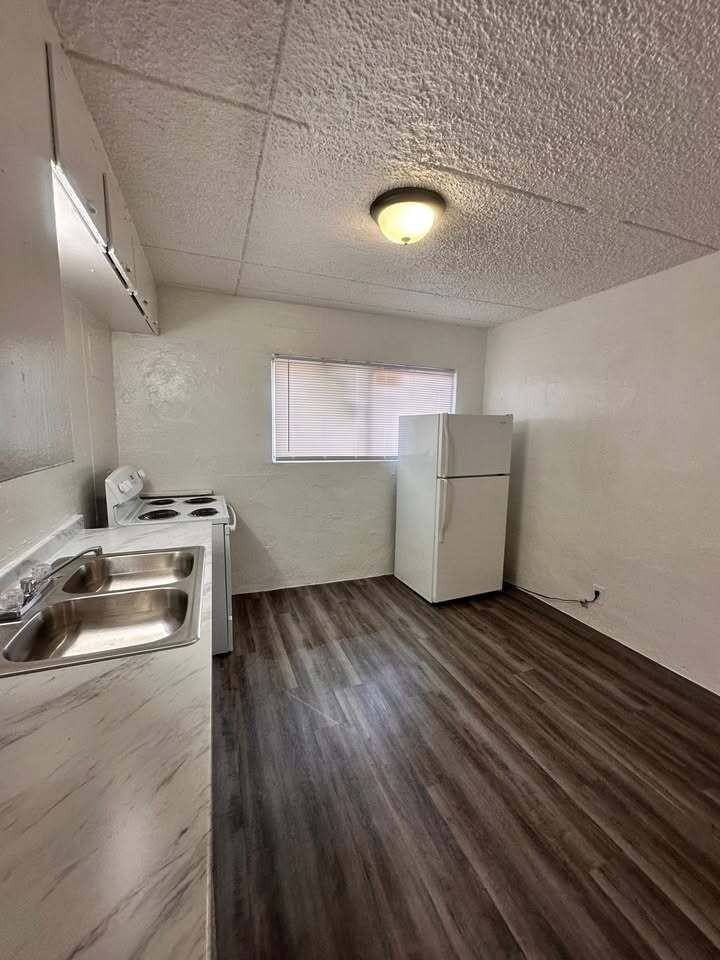 5506 Crane Street - Photo 4 of 20
