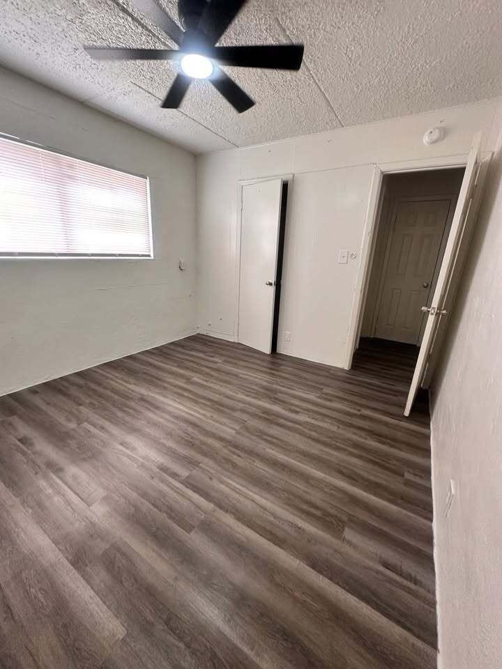 5506 Crane Street - Photo 5 of 20