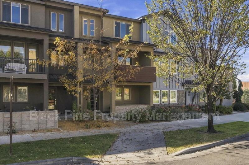 3755 E Parkcenter Blvd - Photo 2 of 41