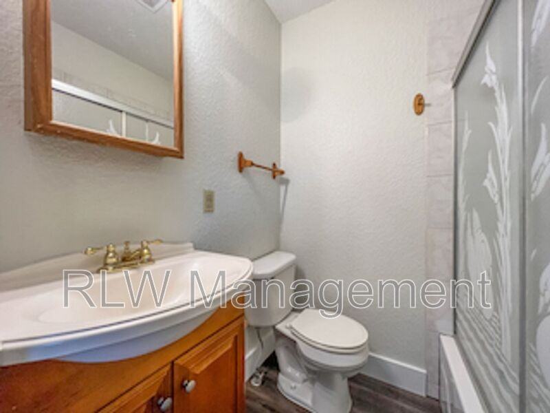 11 N Central Ave #303 - Photo 7 of 10
