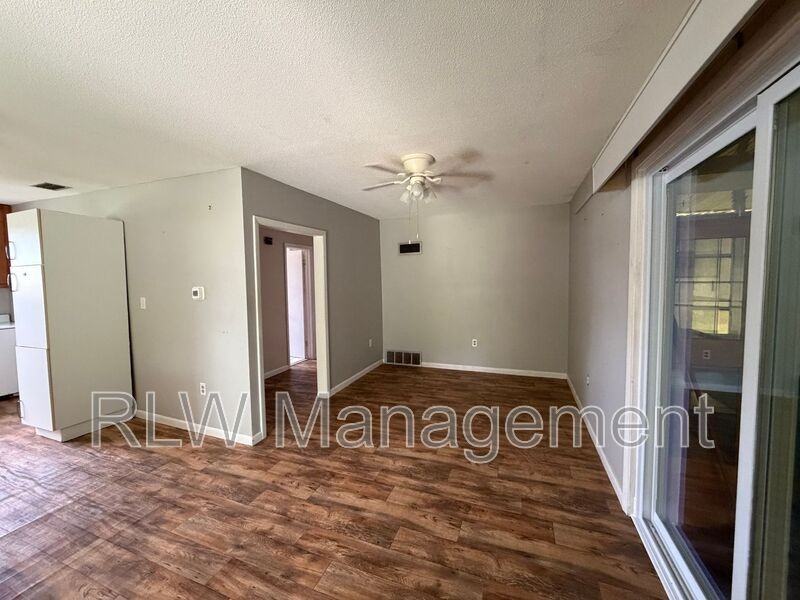 1927 Alice Dr - Photo 2 of 11