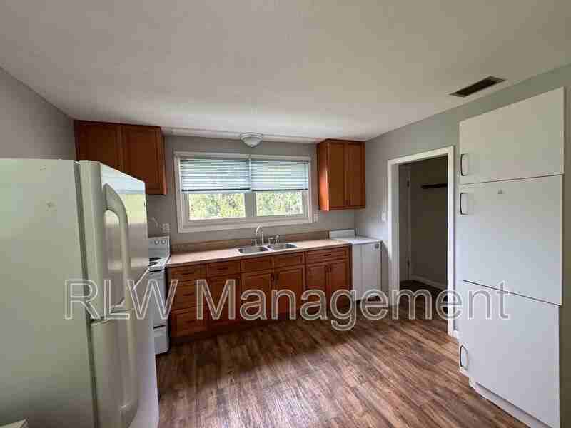 1927 Alice Dr - Photo 3 of 11