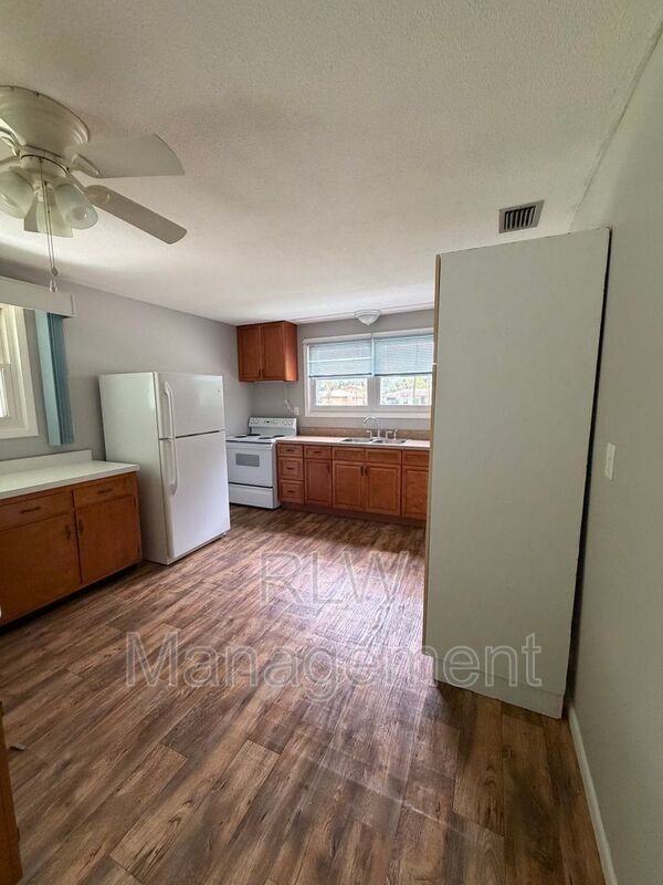 1927 Alice Dr - Photo 5 of 11