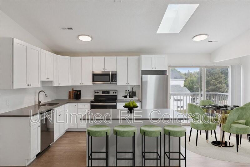 7 Cantril St #Q - Photo 2 of 10