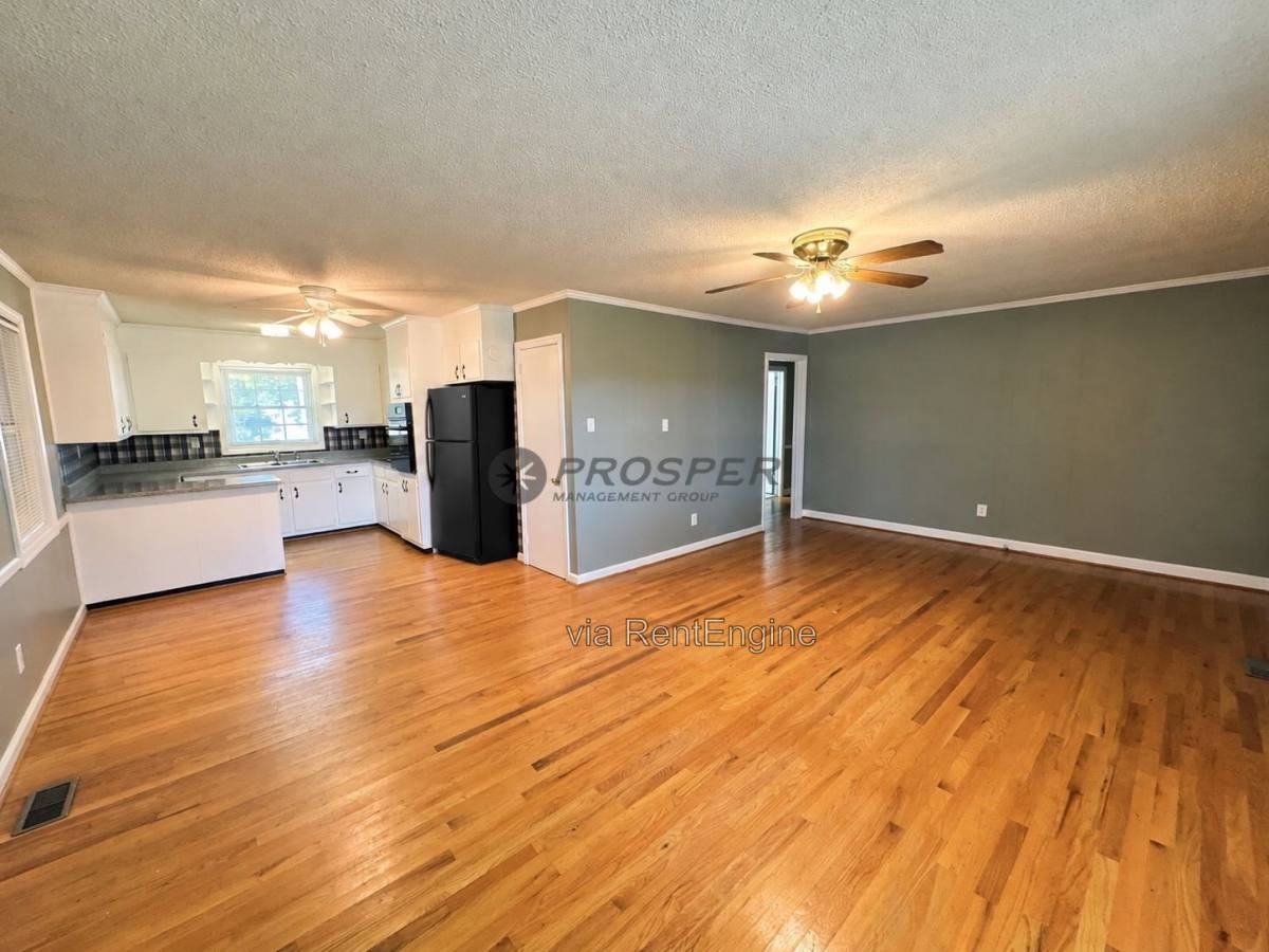 318 3 Bridges Rd - Photo 4 of 16
