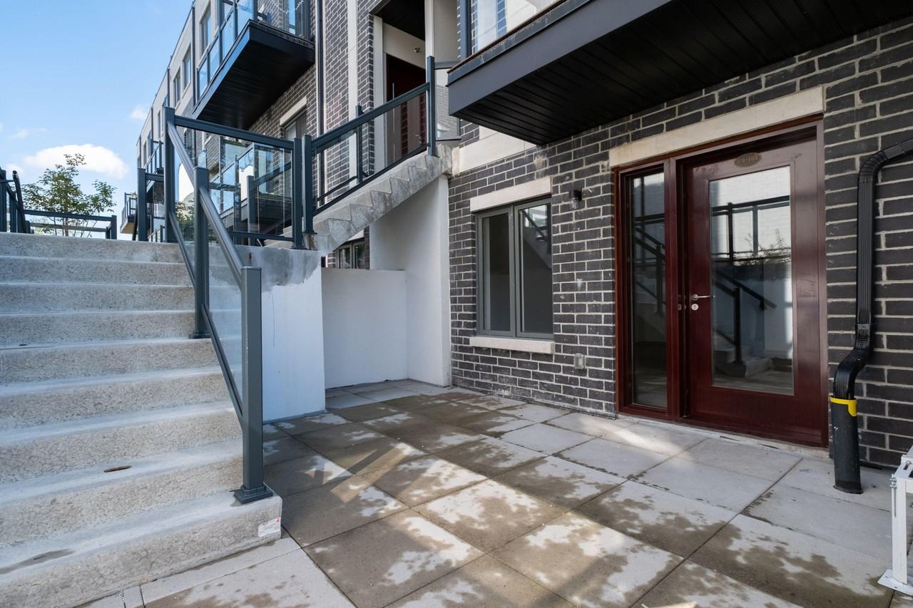 3425 Sheppard Ave E - Photo 3 of 33