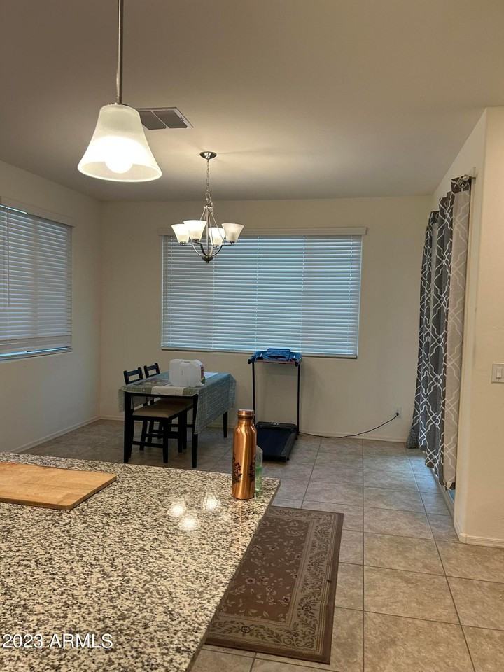 8841 W Fleetwood Ln - Photo 5 of 15