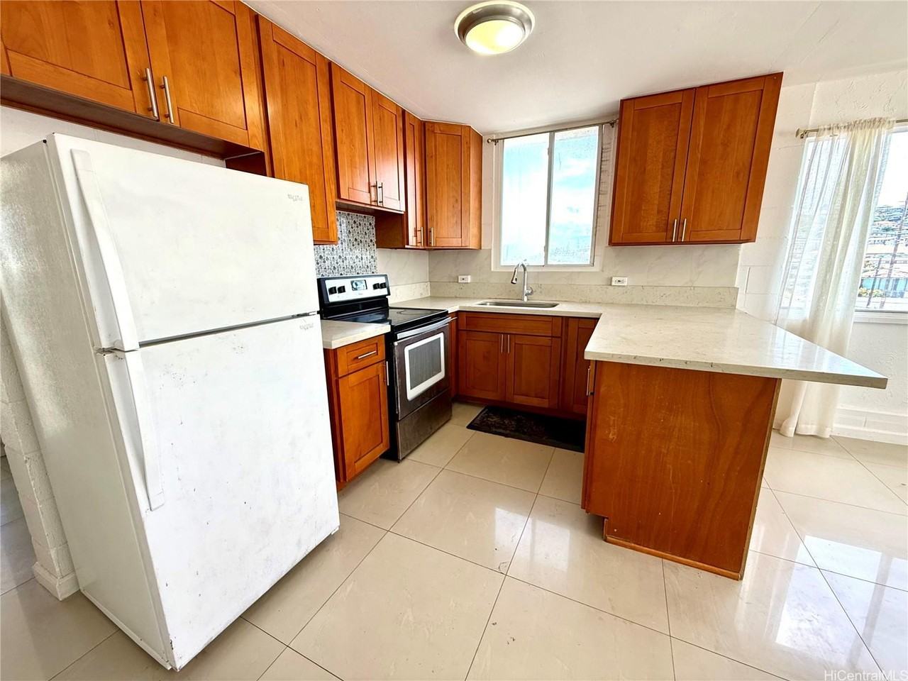 629 N Kuakini St #PH - Photo 3 of 15
