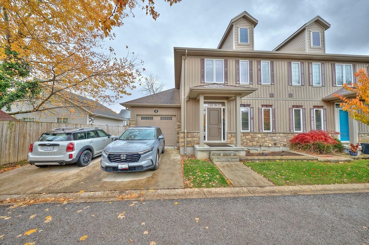 608 Simcoe St #5 - Photo 2 of 23