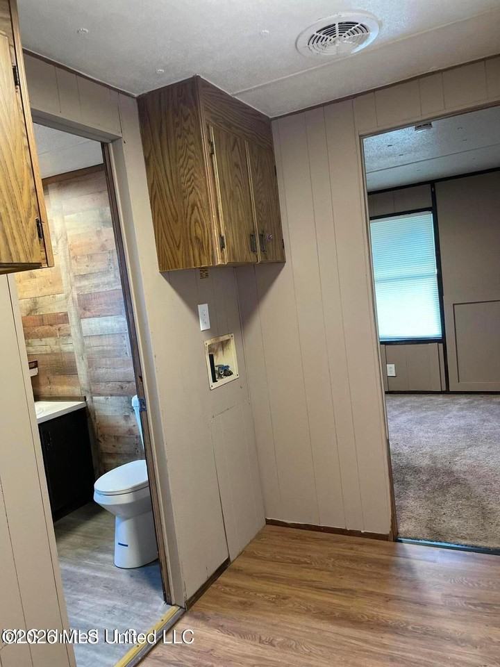 11213 Dobson Rd - Photo 3 of 10