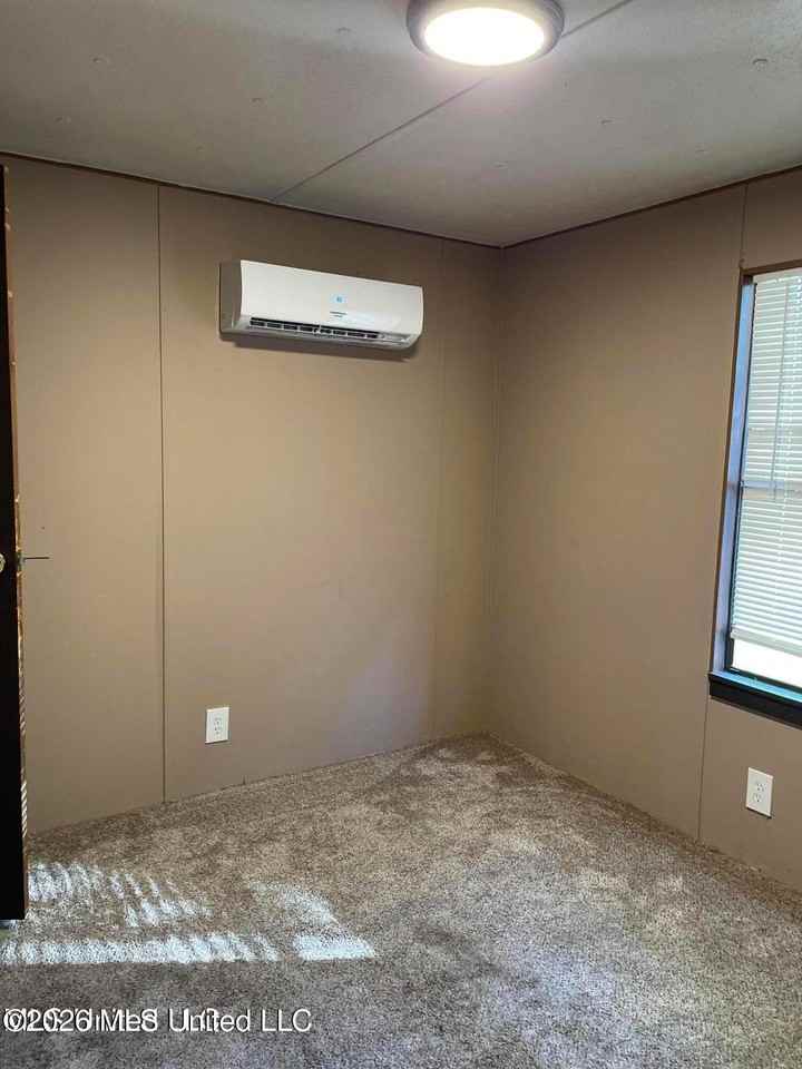 11213 Dobson Rd - Photo 5 of 10