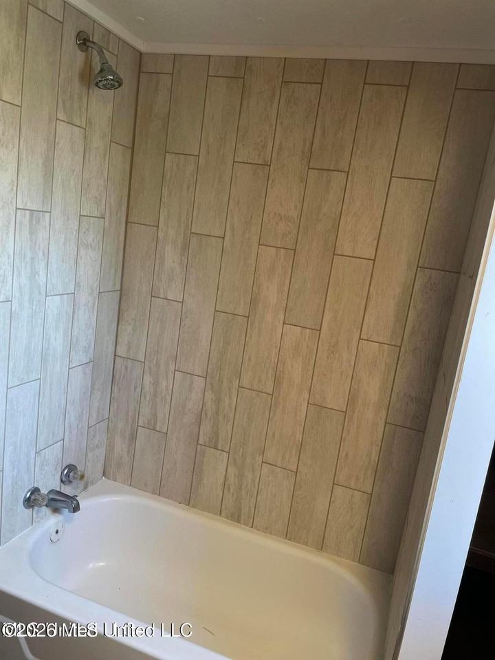 11213 Dobson Rd - Photo 6 of 10