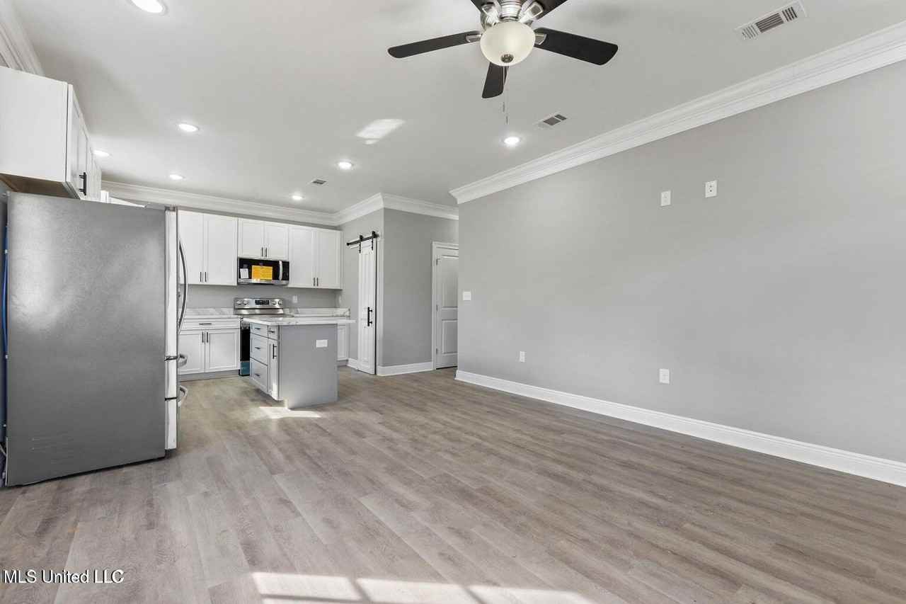14003 Waterford Cir - Photo 4 of 21