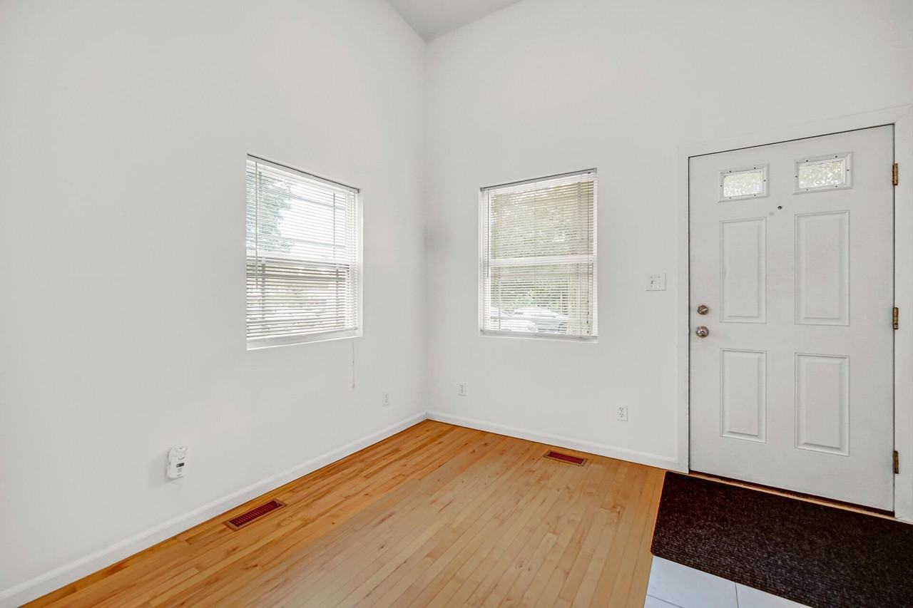 357 S Greenwich St #1