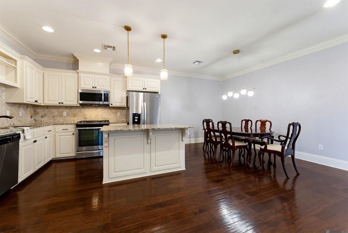 747 Portula Ave - Photo 6 of 23