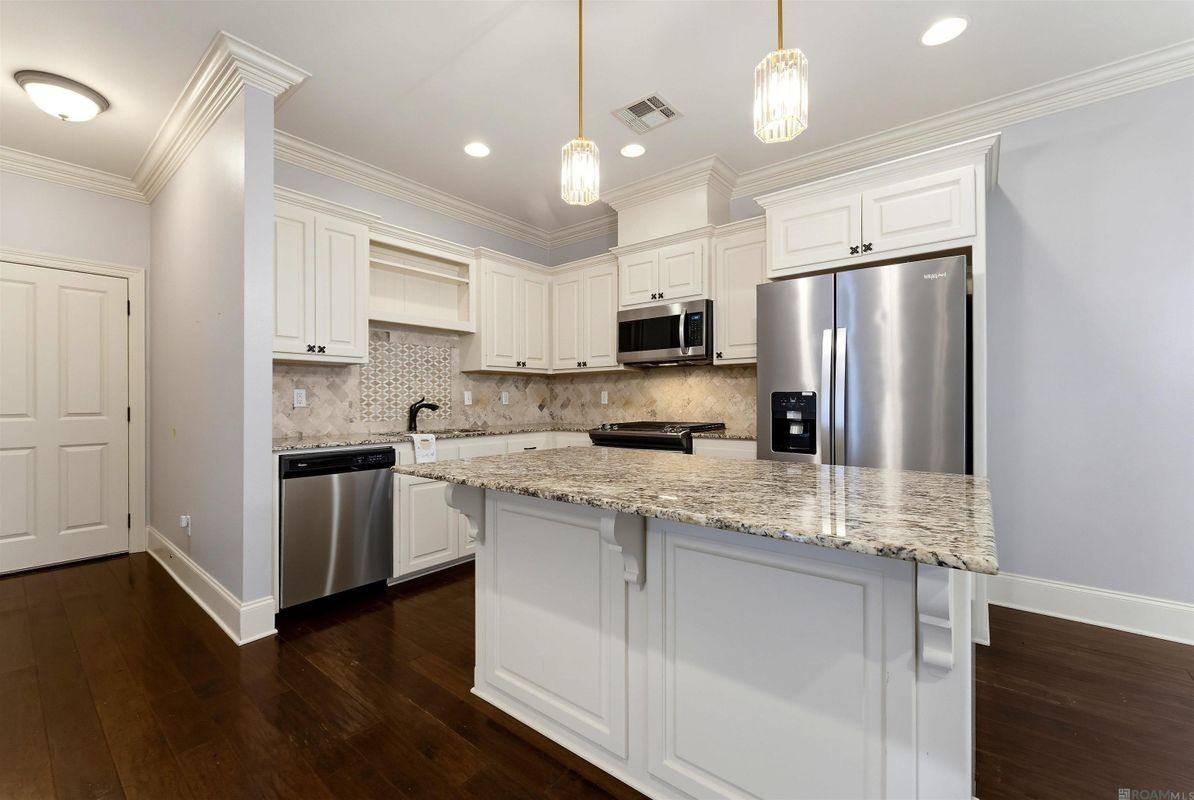747 Portula Ave - Photo 7 of 23