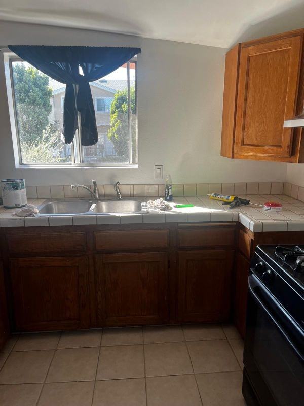2332 Thurman Ave - Photo 2 of 32