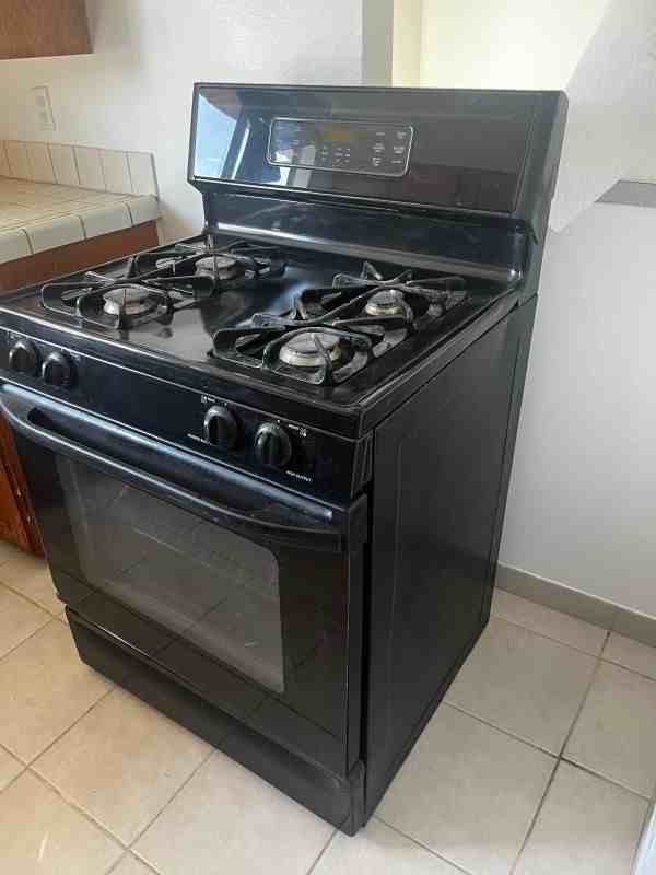 2332 Thurman Ave - Photo 5 of 32