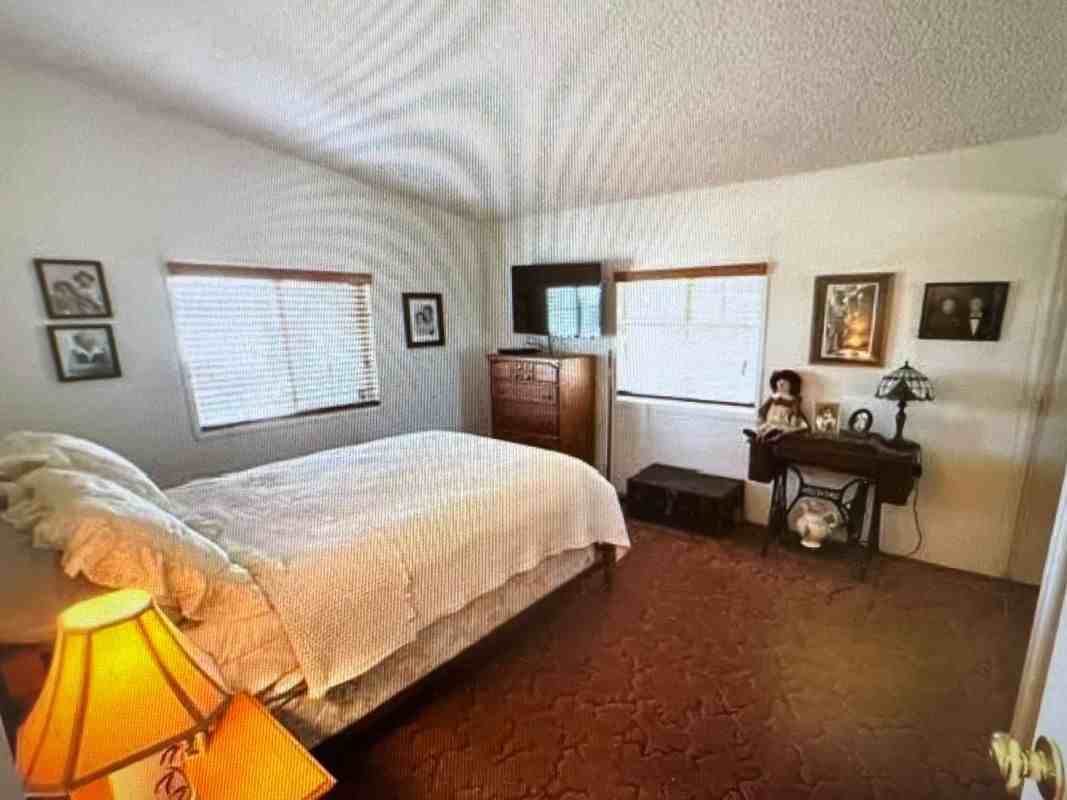 604 Pringle Ave - Photo 4 of 10