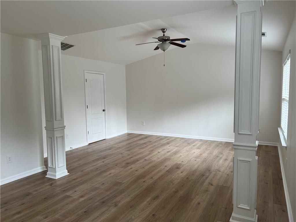 3102 Brockenhurst Dr - Photo 6 of 25