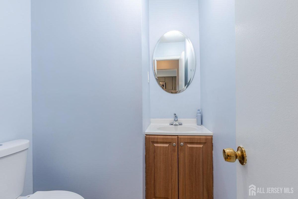 1050 Schmidt Ln - Photo 5 of 18