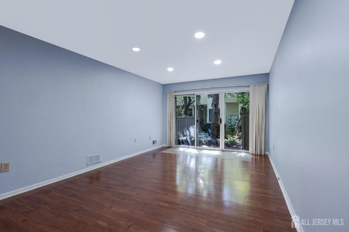 1050 Schmidt Ln - Photo 6 of 18